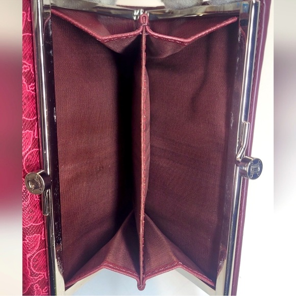 💯 Authentic Celine Rare Pink Leather Kislock Wallet - Picture 3 of 10